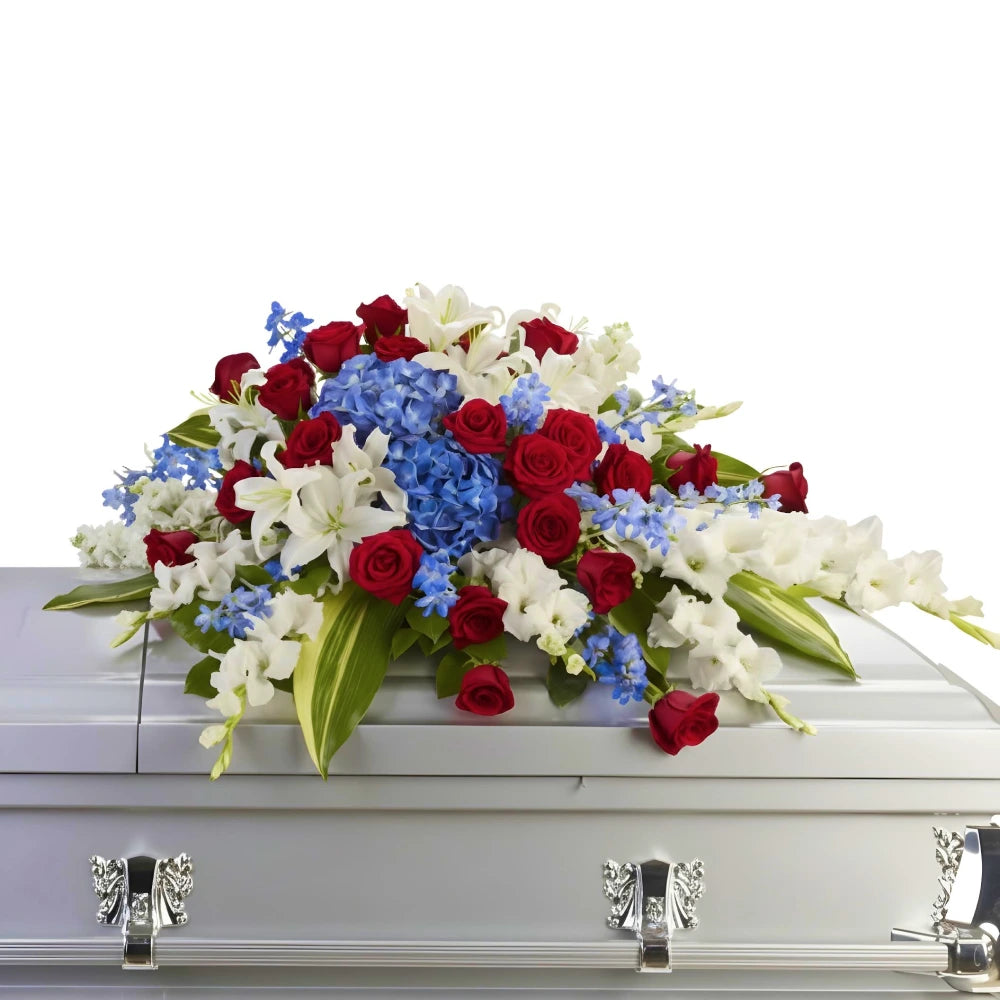 Arrangement élégant de pulvérisation de cercueil funéraire