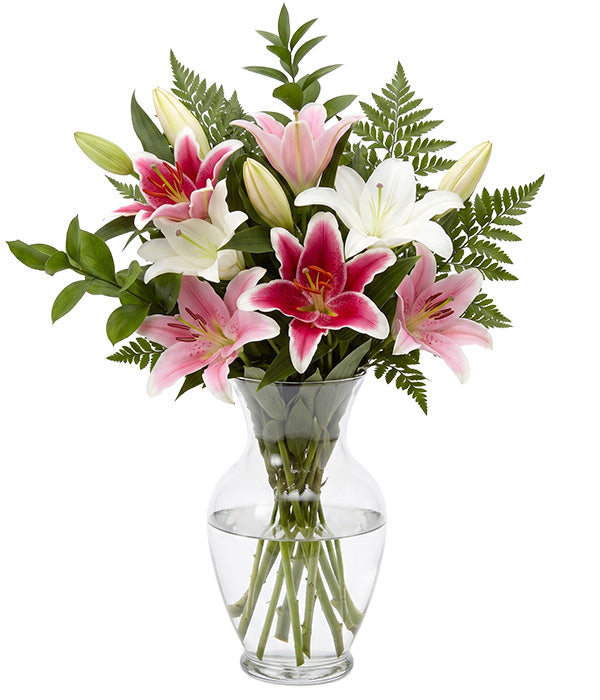 Bouquet de lys oriental assortis avec vase